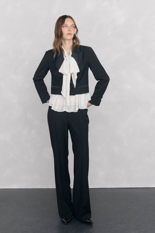 Blazer Corta con Tejido Satinado