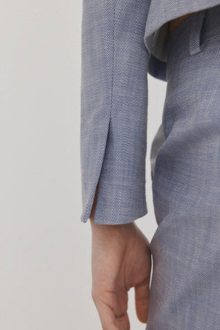 Blazer Corta con Detalle de Botones
