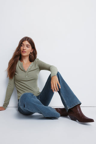 Camiseta Manga Larga con Detalle Botones