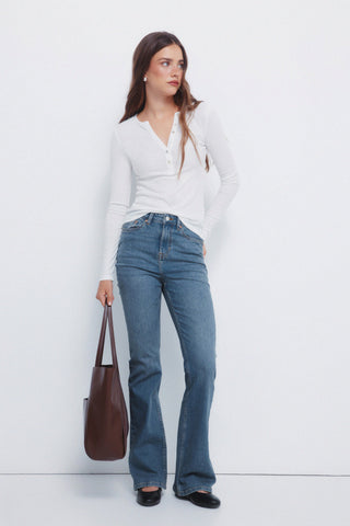 Camiseta Manga Larga con Detalle Botones