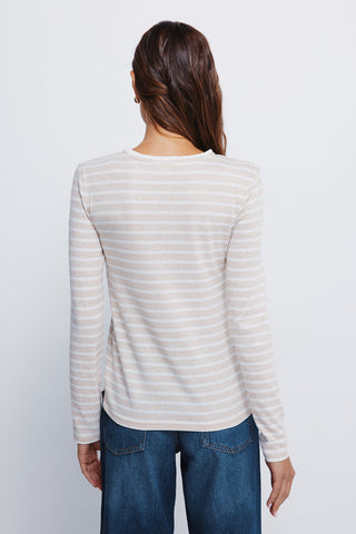 Camiseta Manga Larga con Detalle Cuello