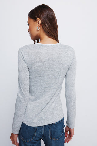 Camiseta Manga Larga con Detalle Cuello