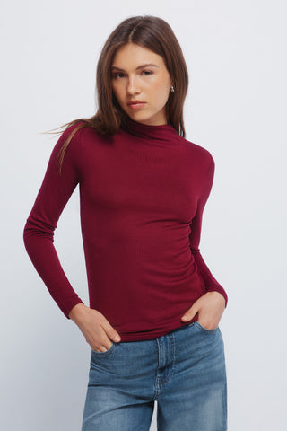 Camiseta Manga Larga con Cuello Perkins