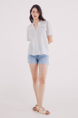 Camisa Manga Corta con Detalle de Encaje.