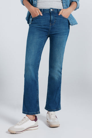 Jeans Rectos Talle Medio con Bolsillos