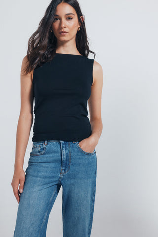 Jeans Recto Talle Medio con Bolsillos