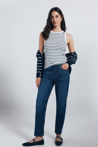 Jeans Recto Talle Medio con Bolsillos