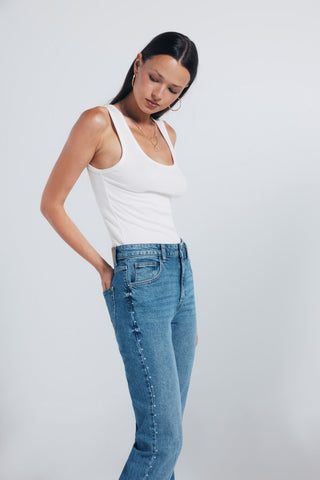 Jeans Rectos Talle Alto Detalle Tachuelas