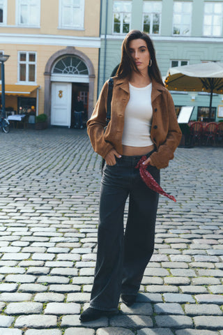 Jeans Wide Leg con Detalle Tachuelas