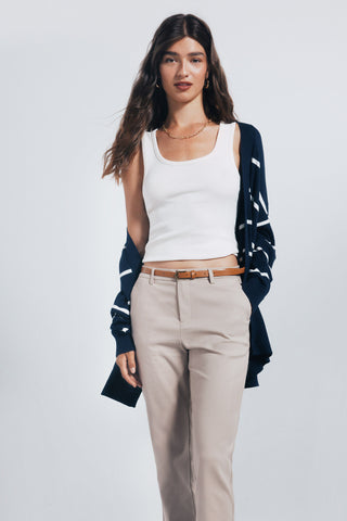 Pantalón Recto Talle Medio con Bolsillos