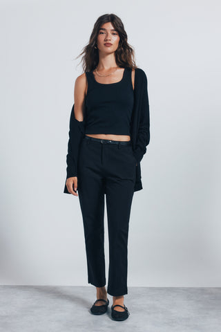 Pantalón Talle Medio con Detalle Cinturón