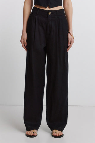 Linen Pleated Trousers.