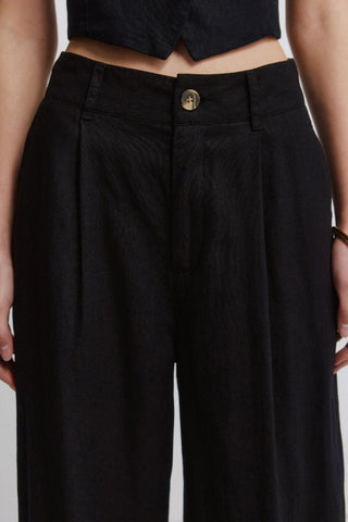 Linen Pleated Trousers.