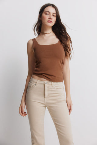 Jeans Flare Talle Medio con Bolsillos