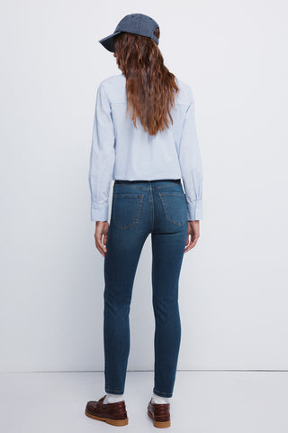 Jeans Crop Slim Fit con Bolsillos