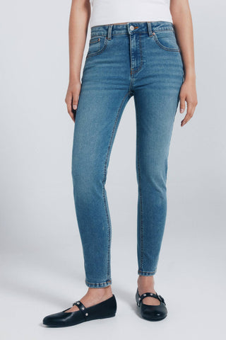 Jeans Push Up Talle Alto con Bolsillos