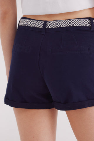 Short Talle Medio con Cinturón