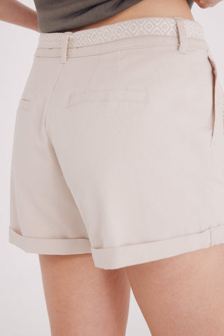 Short Talle Medio con Cinturón