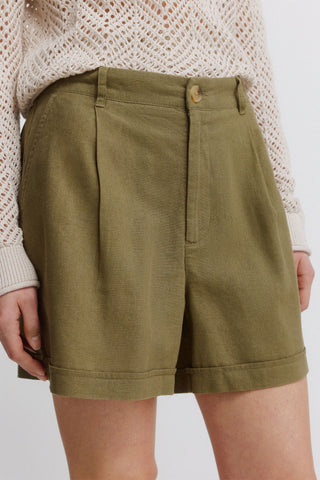 Linen Belt Shorts.