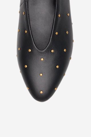 Bailarina de Punta con Detalle Tachuelas