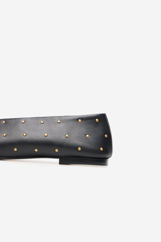 Bailarina de Punta con Detalle Tachuelas