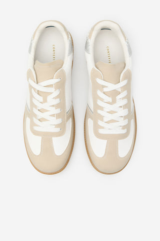 Tenis Planas con Detalle Metálico