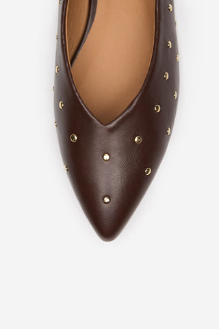 Bailarina de Punta con Detalle Tachuelas