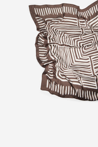 Pañuelo Satinado con Estampado Geométrico