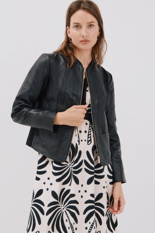 Chaqueta Corta con Bolsillos de Piel