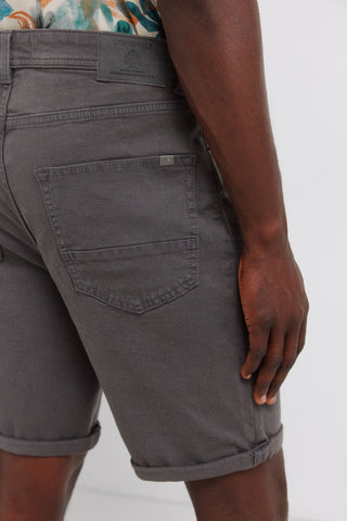 Short Slim Fit con Detalle Dobladillo