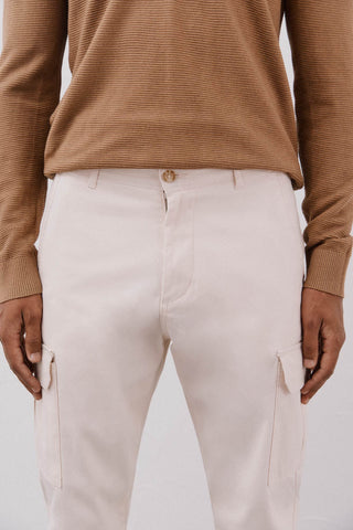 Pantalón Cargo con Bolsillos Delanteros