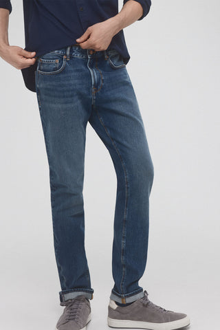 Jeans Slim Fit con Bolsillos