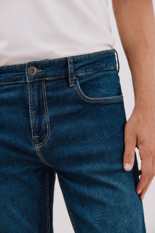 Jeans Recto Talle Alto con Bolsillos