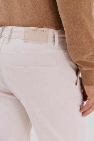 Jeans Recto Talle Medio con Bolsillos