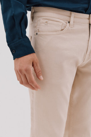 Pantalón Regular Fit con Bolsillos