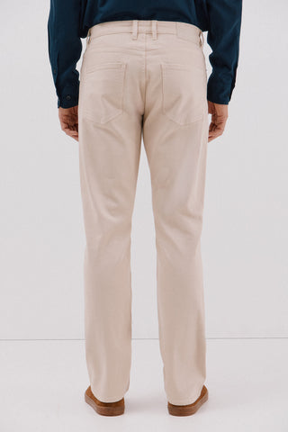 Pantalón Regular Fit con Bolsillos