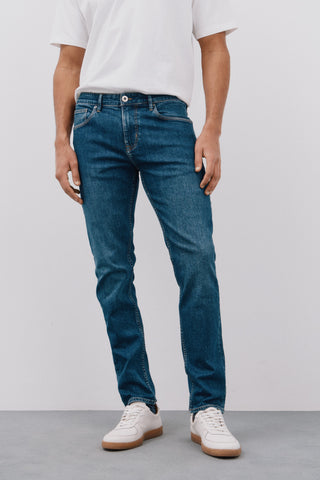 Jeans Slim Fit con Bolsillos