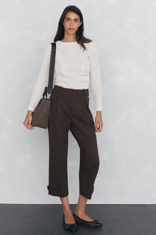 Pantalón Talle Medio con Pinzas Delanteras