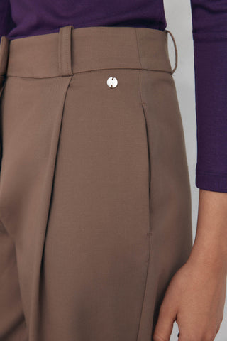 Pantalón Talle Medio con Pinzas Delanteras