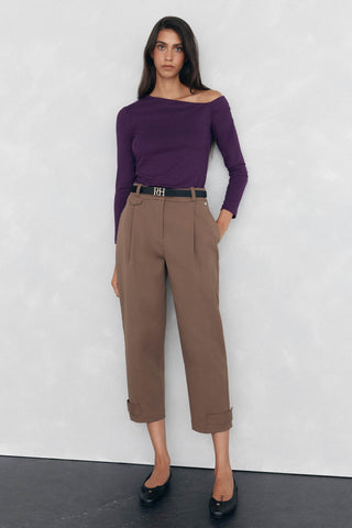 Pantalón Talle Medio con Pinzas Delanteras