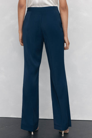 Pantalón Flare Talle Alto con Bolsillos