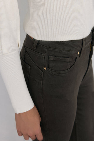 Jeans Push Up con Bolsillos Delanteros