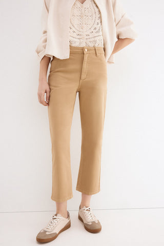 E Pantalon Straight Capri.