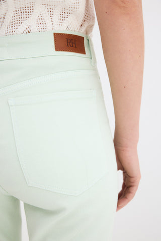 E Pantalon Straight Capri.