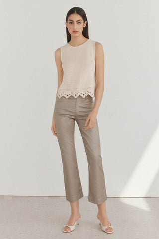 Jeans Flare Talle Alto con Bolsillos