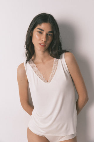 Camiseta de Tirantes Escote V con Encaje
