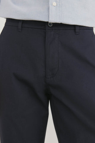 Pantalón Chino Regular Fit con Bolsillos