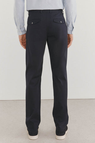 Pantalón Chino Regular Fit con Bolsillos