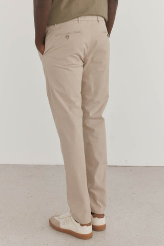 Pantalón Slim Fit con Bolsillos
