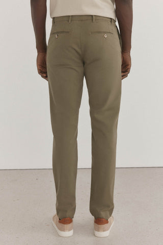 Pantalón Slim Fit con Bolsillos